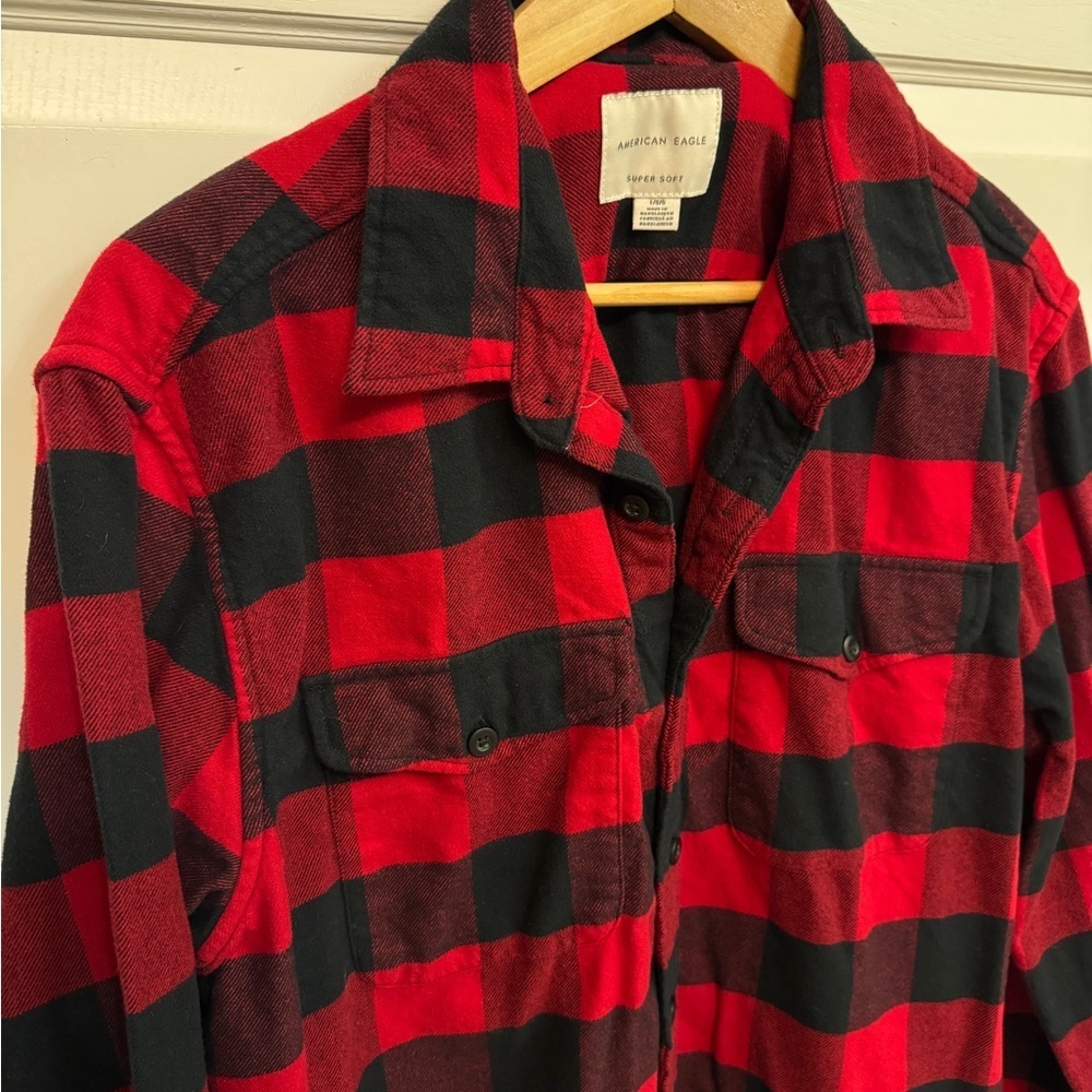 American Eagle Outfitters Red and Black Checkered Shirt size L. Cabincore - Picture 3 of 5